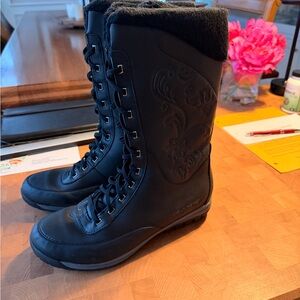 Helly Hansen Black Winter Boots